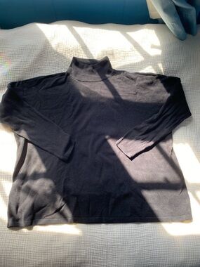 Classic Black Turtleneck Sweater - Women